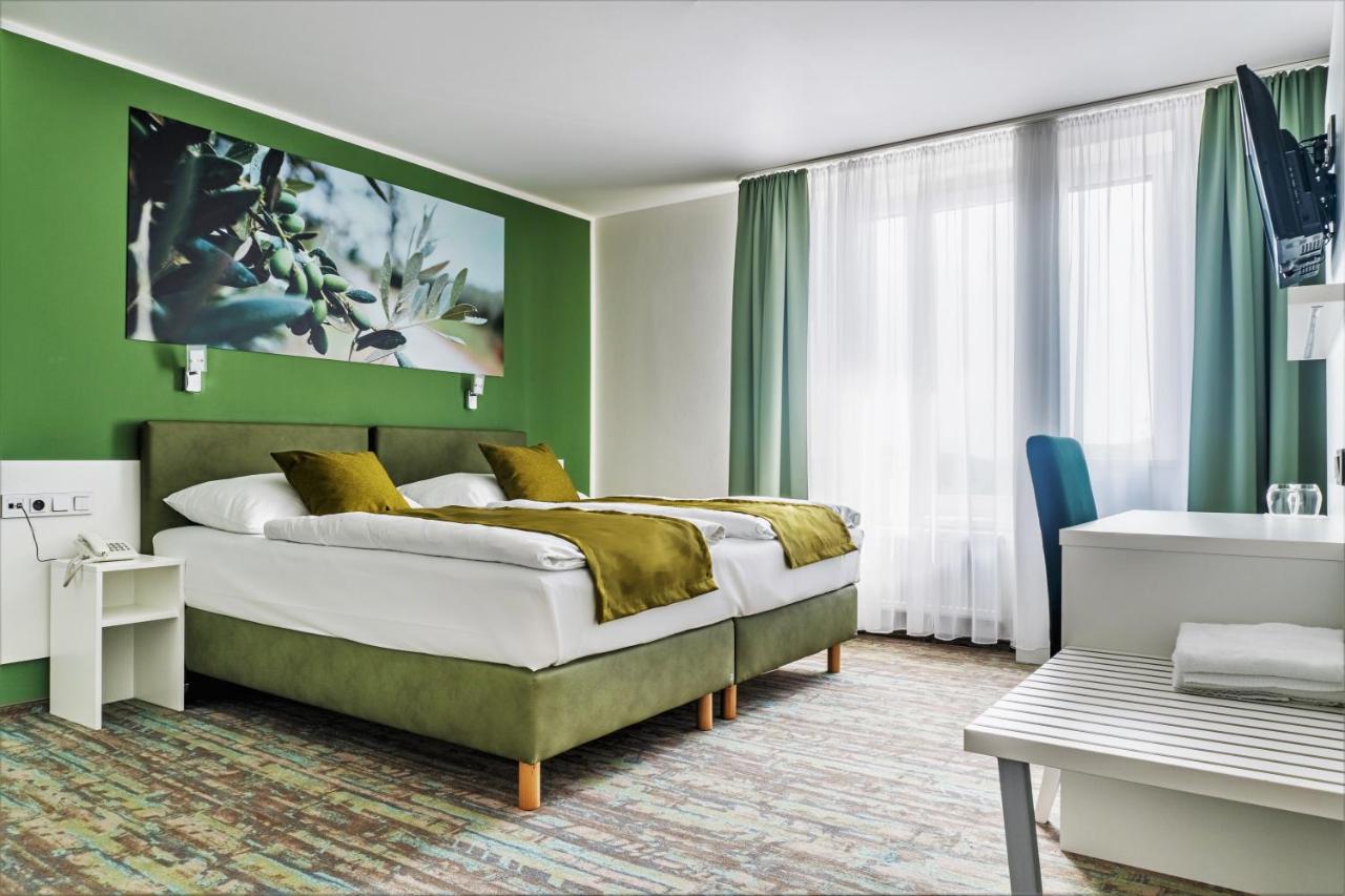 Hotel Atlantis Rozdrojovice Екстер'єр фото