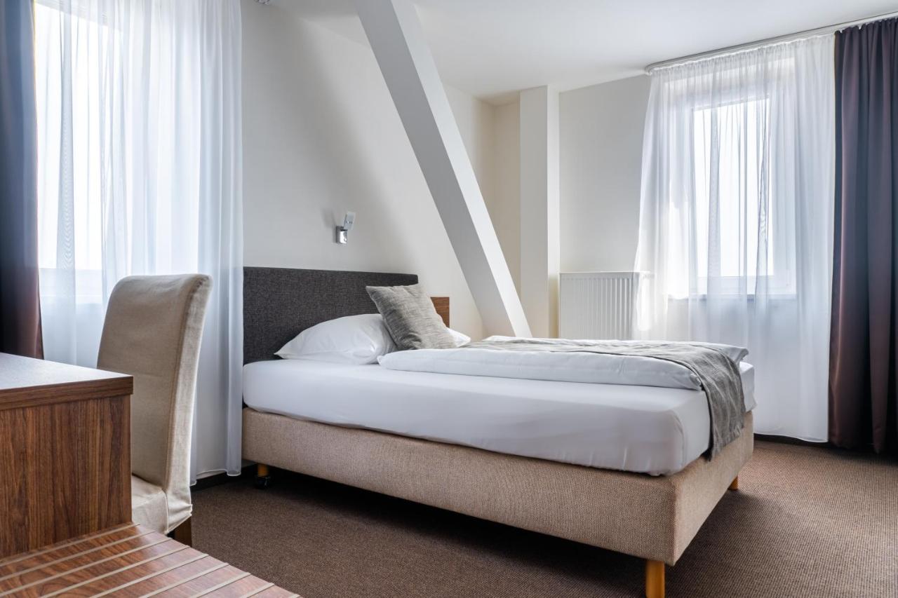 Hotel Atlantis Rozdrojovice Екстер'єр фото