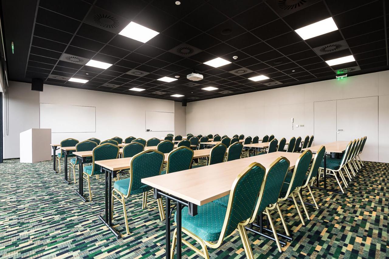 Hotel Atlantis Rozdrojovice Екстер'єр фото