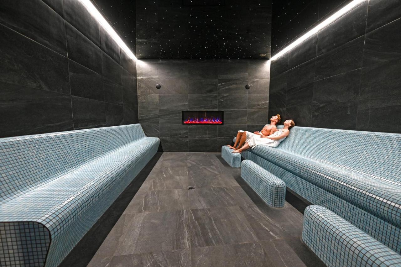 Hotel Atlantis Rozdrojovice Екстер'єр фото