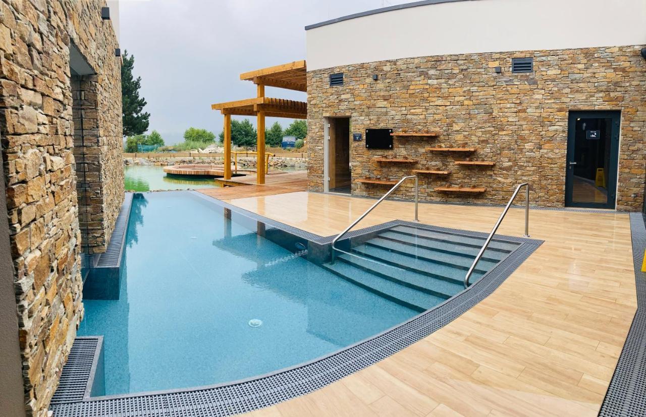 Hotel Atlantis Rozdrojovice Екстер'єр фото