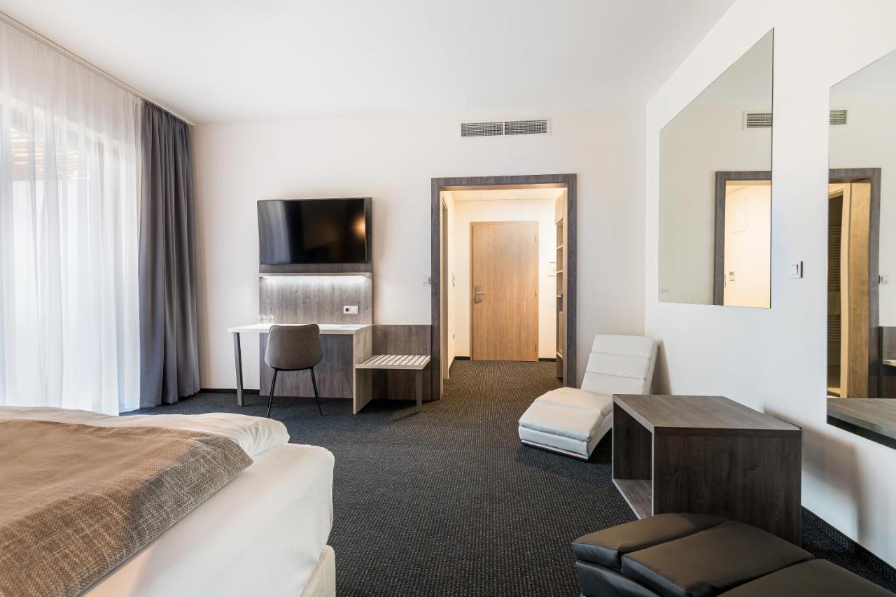 Hotel Atlantis Rozdrojovice Екстер'єр фото
