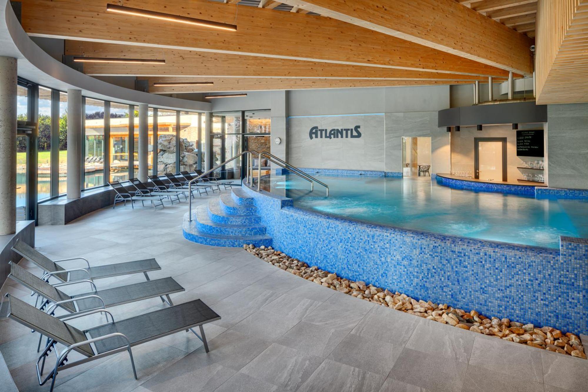 Hotel Atlantis Rozdrojovice Екстер'єр фото