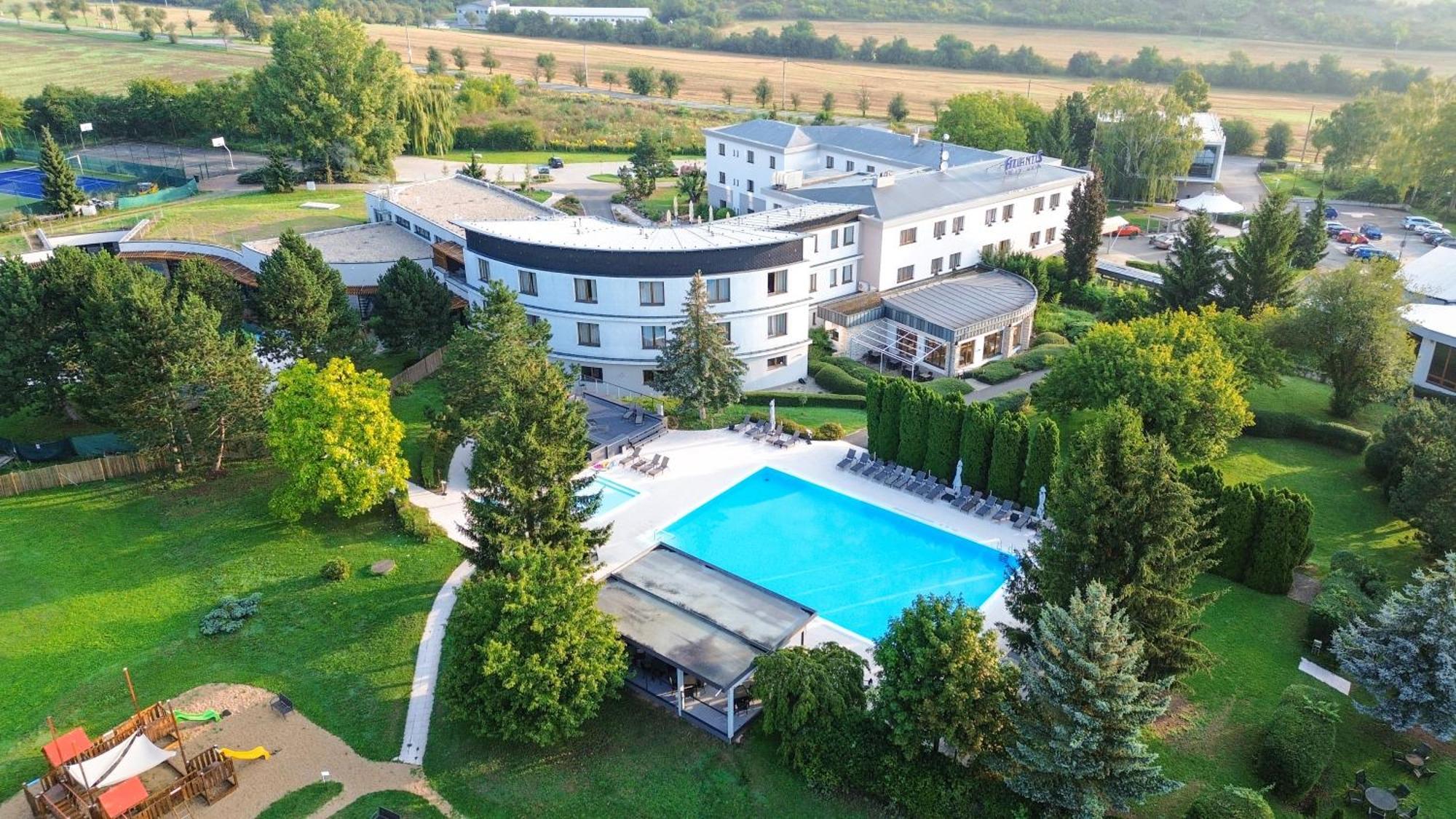 Hotel Atlantis Rozdrojovice Екстер'єр фото