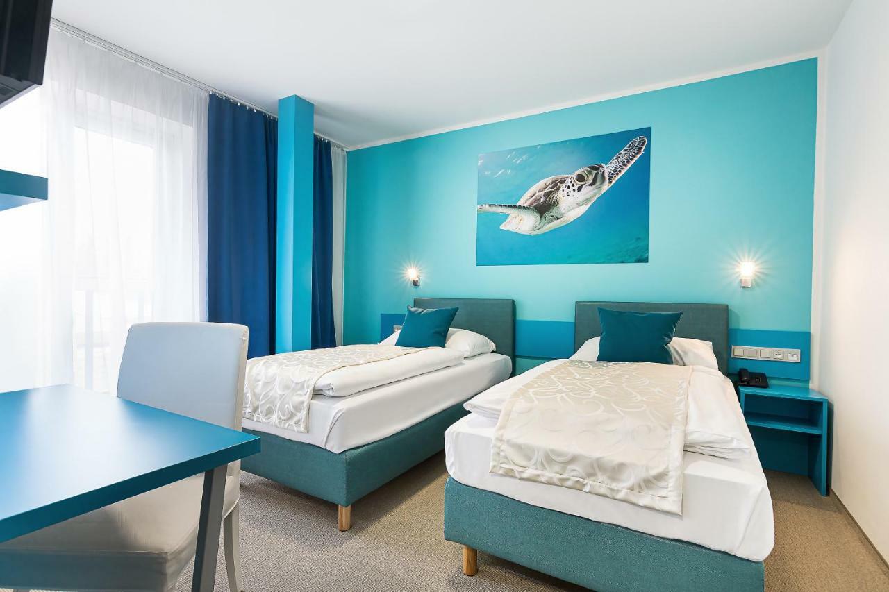 Hotel Atlantis Rozdrojovice Екстер'єр фото